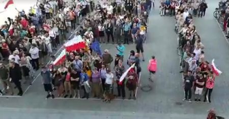 "Stawiamy weto". Rozpoczęła się demonstracja na Placu Zamkowym