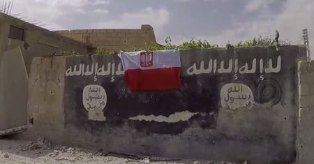 Relacja Polaka walczącego z ISIS. "Wysyłają do nas dziesiątki dronów z podwieszonymi granatami"