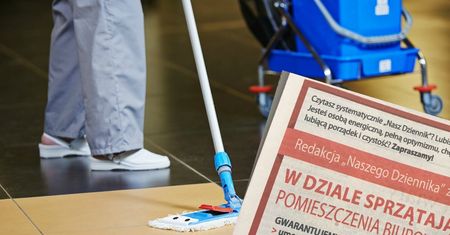 Redakcja gazety zamieściła ogłoszenie o wakacie. Jeden szczegół przykuł uwagę internautów