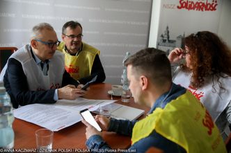 Strajk nauczycieli w kuratorium. "Liczymy, że koledzy z innych miast wezmą z nas przykład"