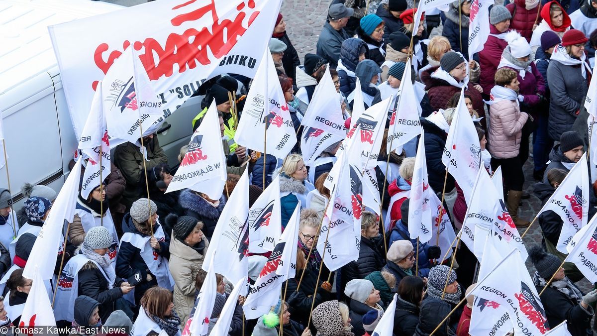 Strajk nauczycieli to nie jedyny problem rządu. "Solidarność" wypomina władzy niespełnione obietnice. 