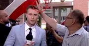 "Kolejny atak na reportera TVP". Przedziwny incydent podczas relacji sprzed prokuratury