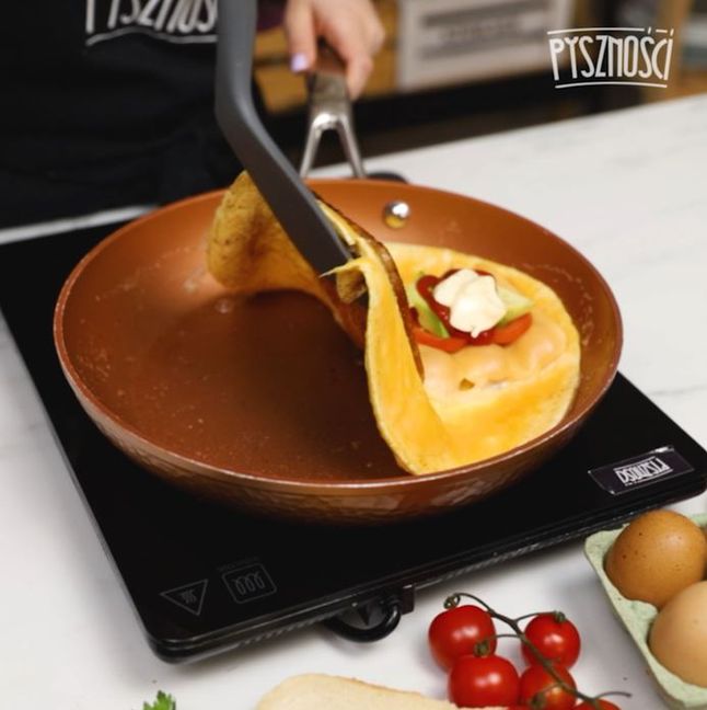 Omlet z serdelkami- Pyszności