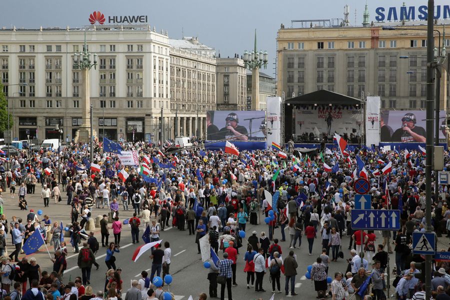 Dowozili uczestników "Marszu Wolności" za pieniądze publiczne? Poseł PiS chce, by zbadano sprawę