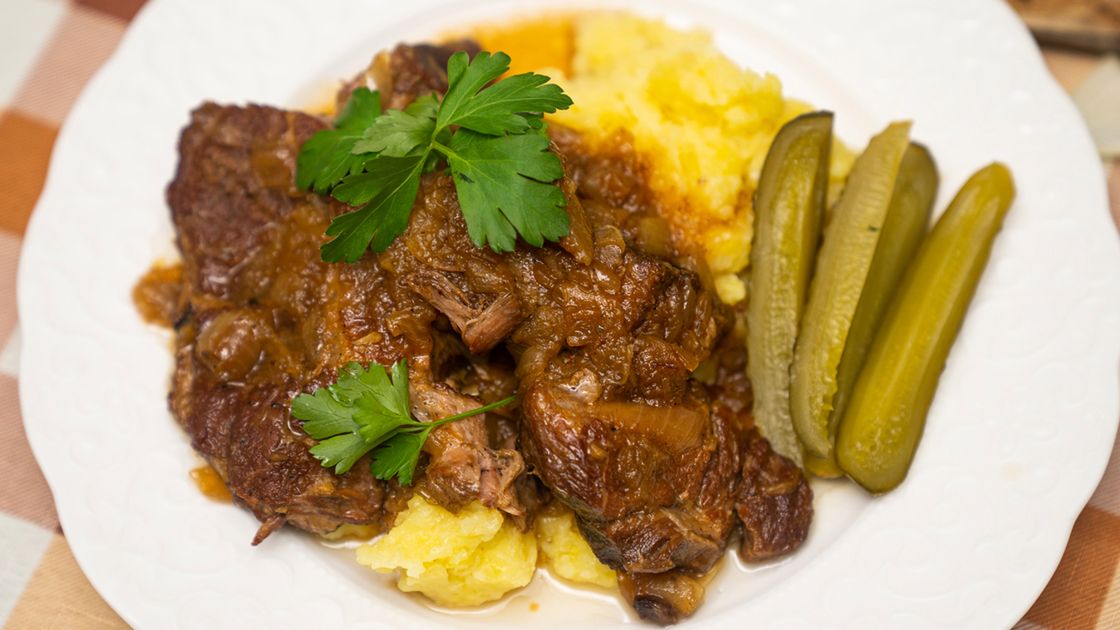 Duszona karkówka z cebulą- Pyszności