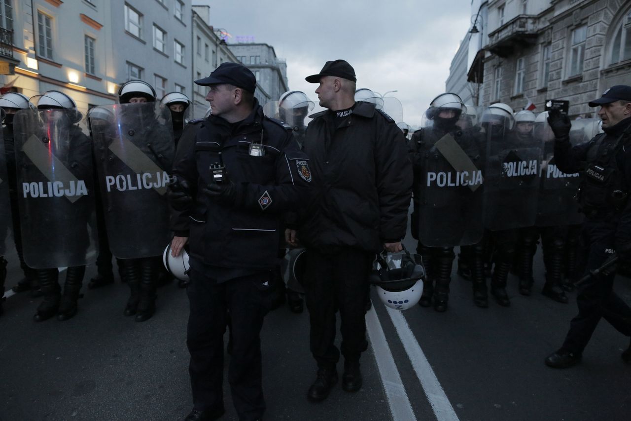 Znany dziennikarz trafił na policję. "Źle się czuję, sprawdzają, czy jestem poszukiwany"