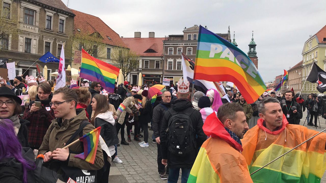 Marsz Równości przeszedł przez Gniezno. Nie obyło się bez incydentów