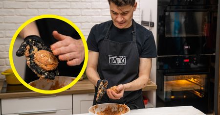 Kotlety mielone z serem. Genialny i szybki przepis na obiad