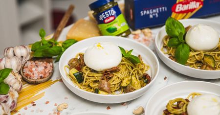 Prawdziwa makaronowa uczta dla gości w 15 minut na bazie pesto alla Genovese