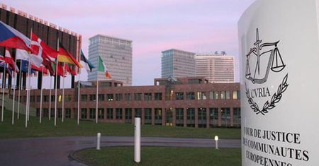 Relokacja uchodźców. Czy Polska musi zapłacić 1,5 mld euro kary?