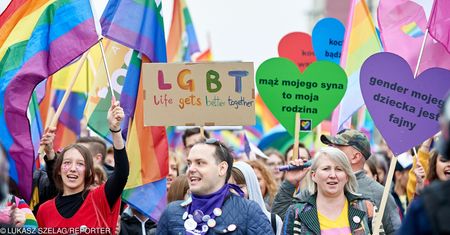 Oskar Netkowski: "Prawdziwi Polacy" publicznie zlinczowali gwiazdy popierające Paradę Równości [FELIETON]