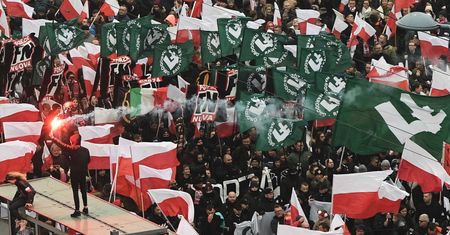 Ekstremiści na Marszu Niepodległości. Policja i ABW zatrzymała 100 osób