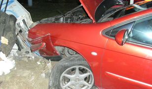 Staranował policyjny radiowóz. Nie miał prawa jazdy i był pod wpływem narkotyków