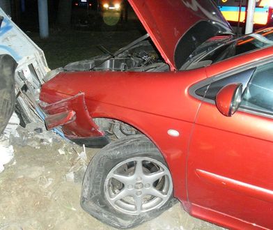 Staranował policyjny radiowóz. Nie miał prawa jazdy i był pod wpływem narkotyków