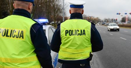 Śląsk. Nieletni za kierownicą samochodu na minuty. Zatrzymała ich policja z Chorzowa