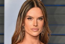 Prześwity i kryształki. Alessandra Ambrosio w seksownej stylizacji