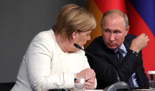 Władimir Putin cieszy się z odejścia Angeli Merkel