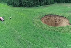 Dziura głęboka na 50 metrów. Rosyjski rolnik z zaskoczeniem odkrył wielki lej krasowy