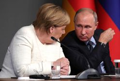 Władimir Putin cieszy się z odejścia Angeli Merkel