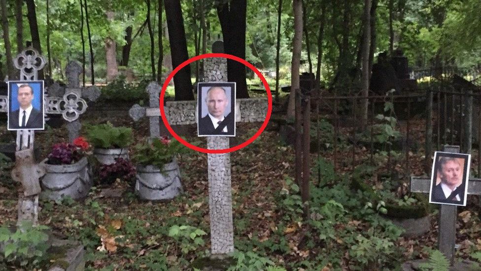 władimir putin rosja krzyż cmentarz