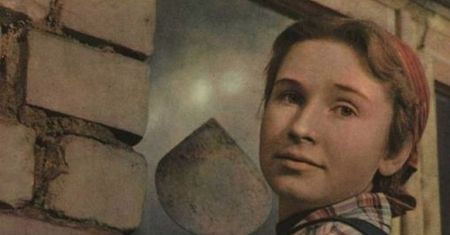 Kobieta najładniej wypadała przy maszynie. Zobacz sowiecki kanon piękna