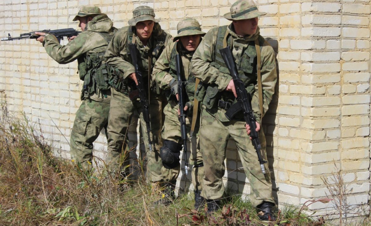 Rosyjska armia jest coraz bardziej niebezpieczna. To już nie są "uprzejme zielone ludziki"