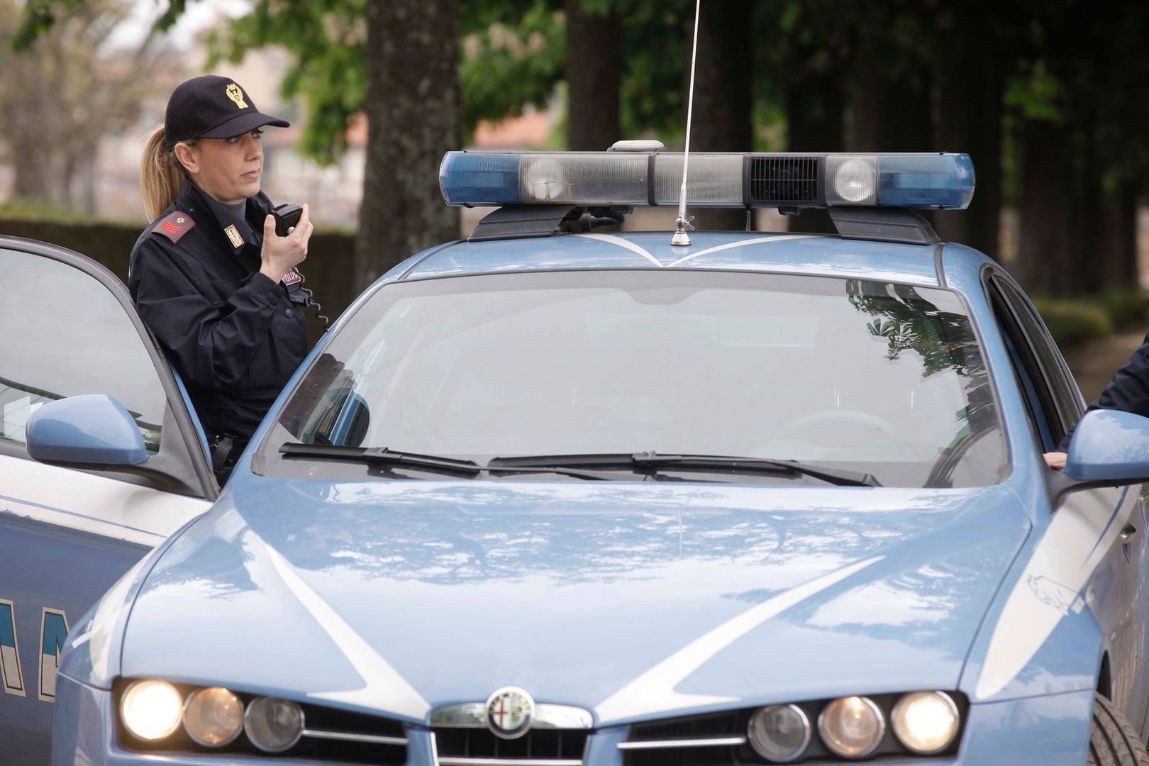 Sprawna akcja włoskiej policjantki pozwoliła schwytać nożownika