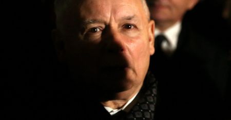 Jak PiS skrajną prawicę do mainstreamu wciągało