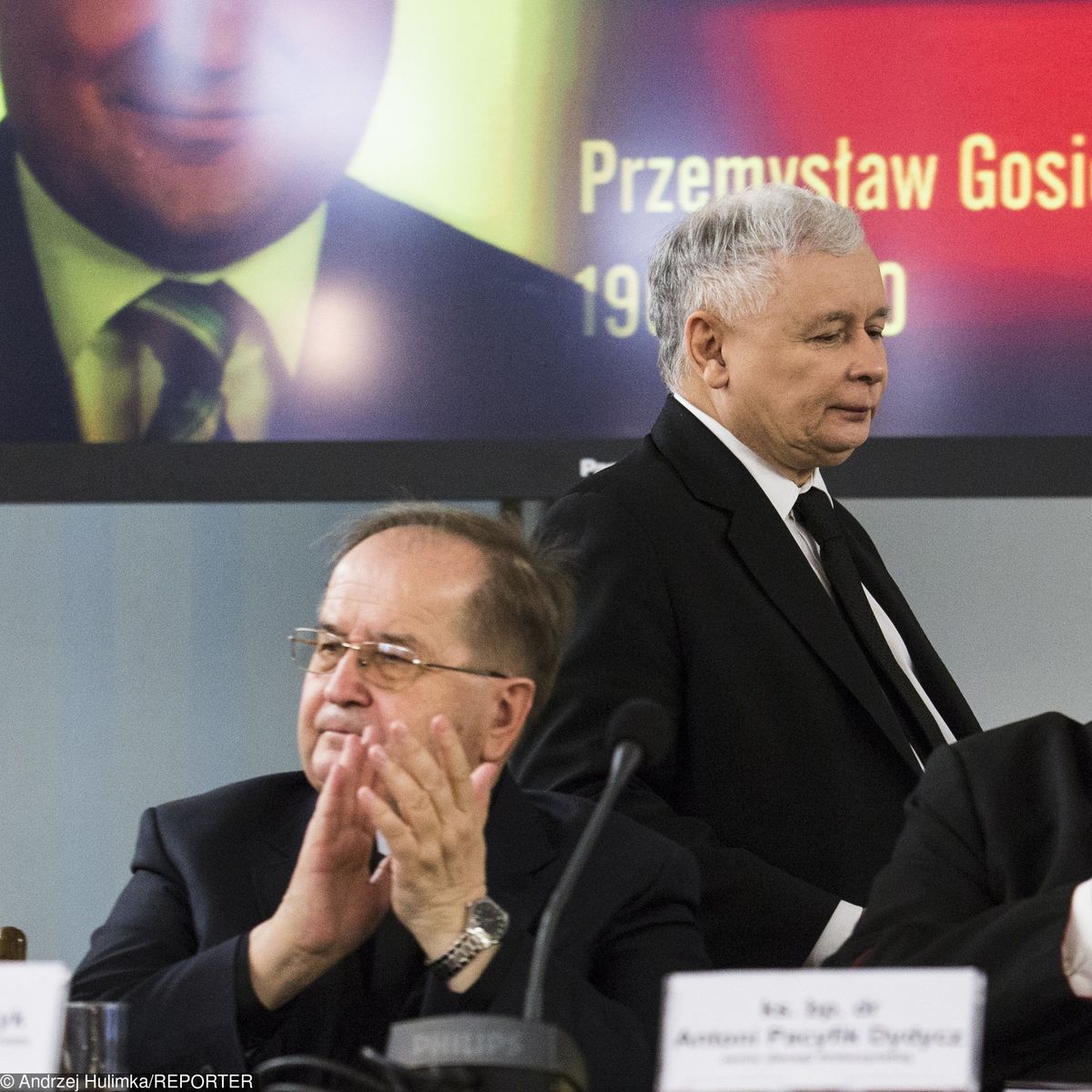 Jarosław Kaczyński wiedział wcześniej o nowej partii. "Prezes PiS i ojciec Tadeusz Rydzyk udają"