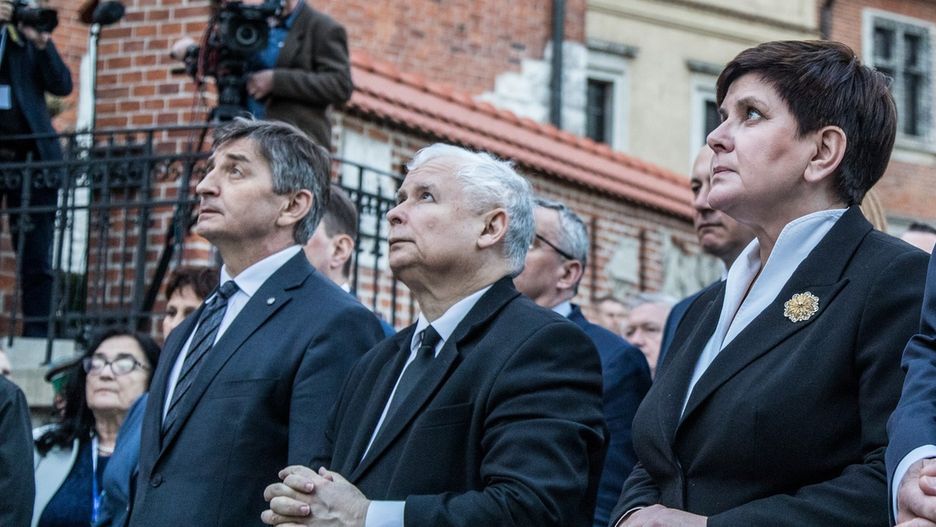 PiS pozoruje transparentność w sprawie lotów - pisze Jakub Majmurek