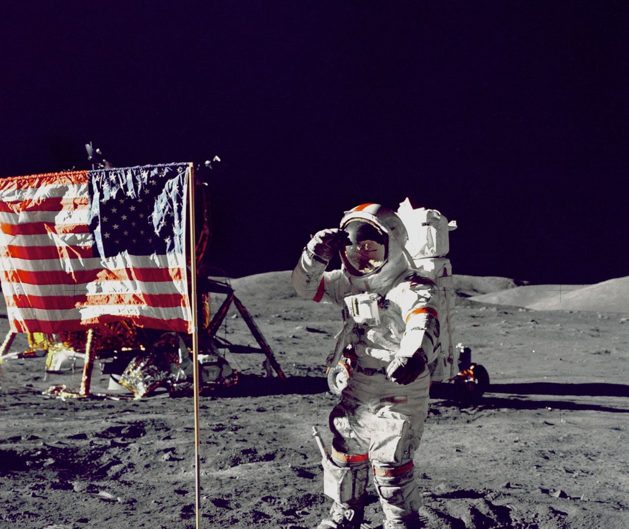 Lot na Księżyc: deklaracja celna załogi, zestaw słuchawkowy, Snoopy Cap [CIEKAWOSTKI]