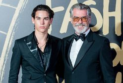 Pierce Brosnan pozuje z synem na London Fashion Week. Paris Brosnan to prawdziwy przystojniak