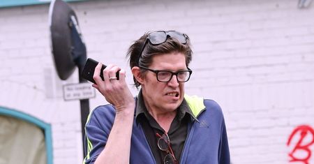 Przykry widok. 46-letni Christopher Brosnan sfotografowany w Londynie