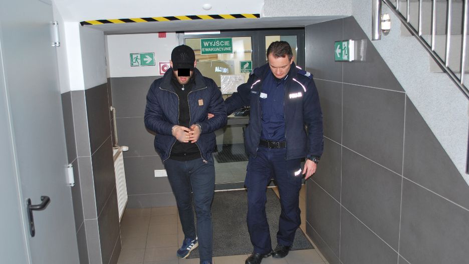 Warszawa. Policja aresztowała 2 osoby za napaść na wolontariusza WOŚP i kradzież datków
