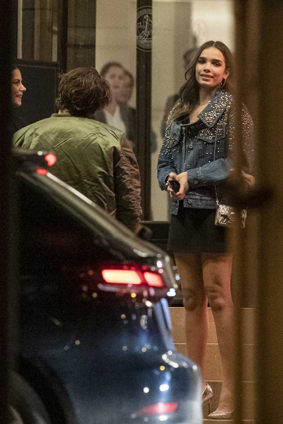 Brooklyn Beckham i Hana Cross na imprezie w klubie w Paryżu