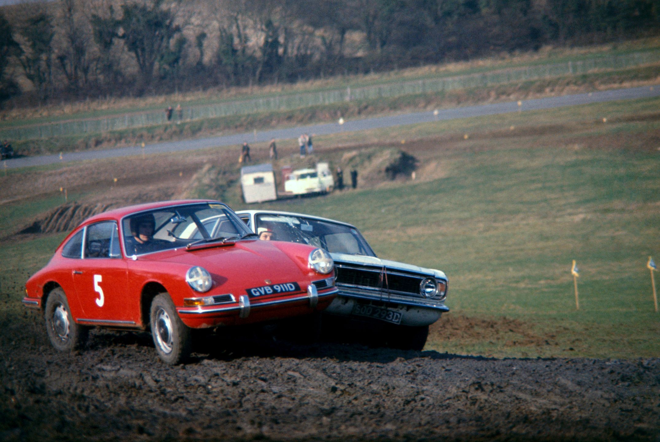 1967 British Rally Cross Championship, lydden Hill, England, Vic Elford (Porsche 911), action. 