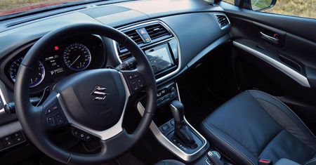 [TEST DŁUGODYSTANSOWY CZ. 3] Suzuki SX4 S-Cross: nie do końca japońskie wnętrze
