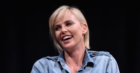 Co wiesz o pięknej Charlize Theron?