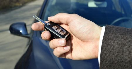 Usterka zabezpieczeń w 100 milionach samochodów na świecie. Umożliwia kradzież auta