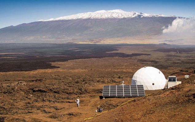 6 osób w jednym namiocie przez rok - marsjański eksperyment NASA