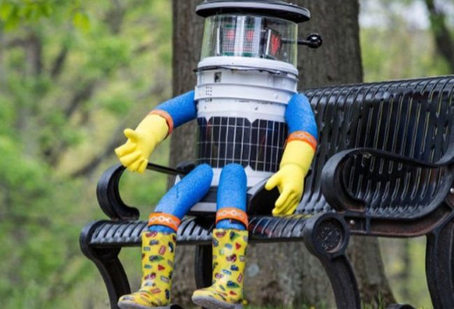 Kanadyjski robot nie przetrwał podróży autostopem