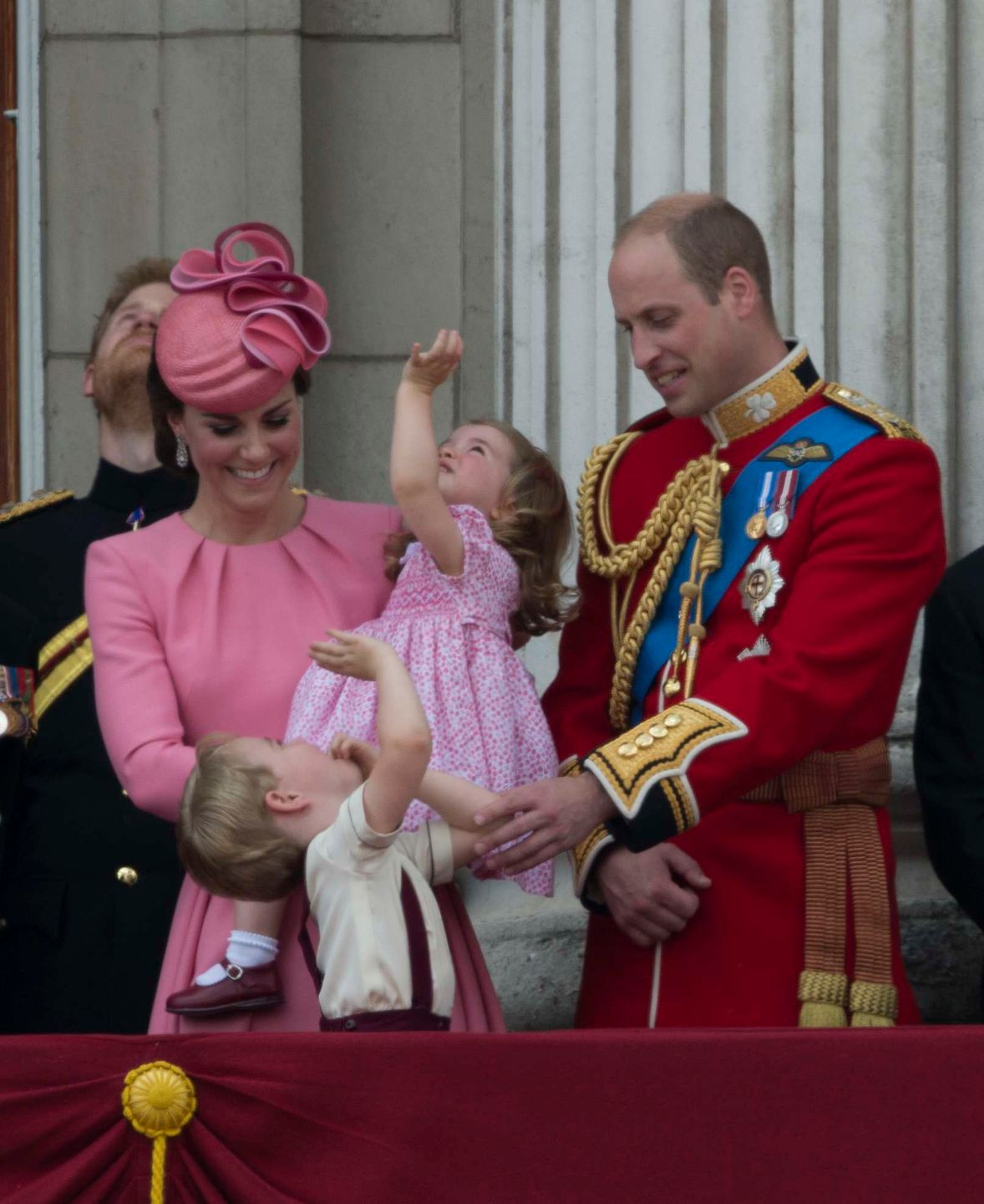 Księżna Kate - Trooping of the colour 2017

kreacja: Alexander McQueen