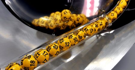 Kanadyjski lotto-milioner przez 10 miesięcy zastanawiał się, czy warto odebrać nagrodę
