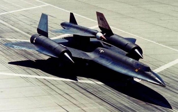 Samolot A-12 z bezzałogowcem D-21 na kadłubie 