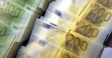Bezrobotny znalazł 16 tys. euro, pierścionek i naszyjnik