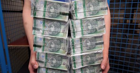 Piątka Kaczyńskiego będzie kosztować dodatkowo pół miliarda złotych rocznie. Już za dwa lata