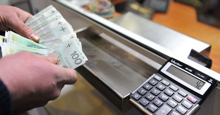 B. wiceminister oskarżony w sprawie prywatyzacji Przemysłowego Instytutu Maszyn Budowlanych