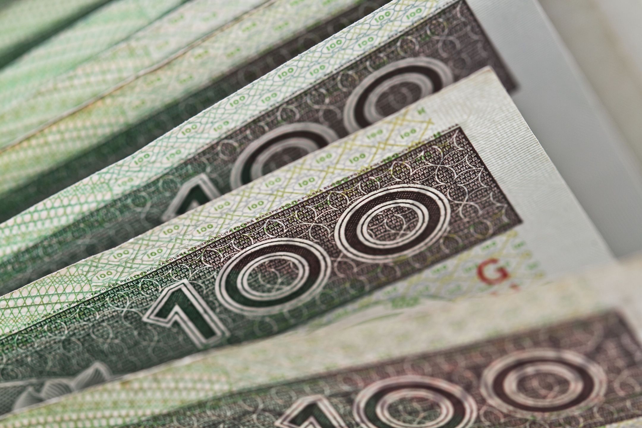 Chłopiec chciał zacząć od podrabiania pięćdziesięciozłotówek