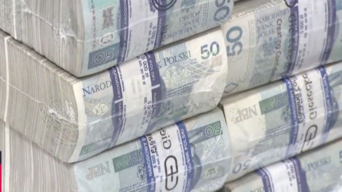 Dług publiczny nie tylko przekroczył bilion złotych, ale na początku roku rósł szybciej niż gospodarka