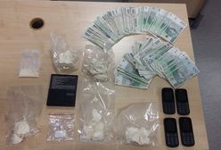 Warszawa. Zatrzymano trzy osoby. Wpadli za narkotyki